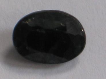 Saphir im Ovalschliff, blau, Gewicht: 1.45 ct.