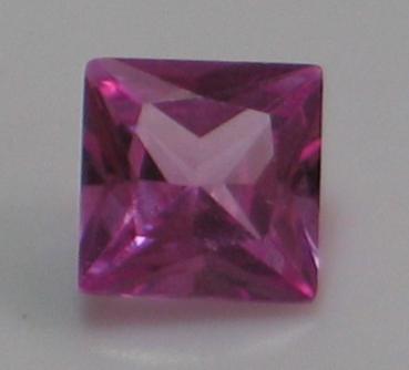 Rubin, Pink hell, Carréschliff, Maße: 5,97 x 6,01 x 3,74mm, Gewicht: 1.3 ct.