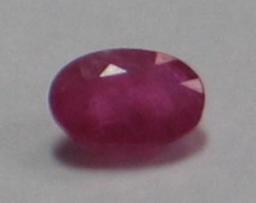 Rubin, Pink, Ovalschliff, Maße: 4,88 x 3,13 x 2,30mm, Gewicht: 0.23 ct.