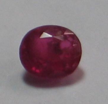 Rubin, Pink, Ovalschliff, Maße: 4,56 x 4,00 x 2,68mm, Gewicht: 0.33 ct.