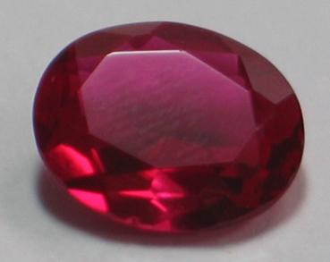 Rubin, Rot, Ovalschliff, Maße: 11,82 x 9,81 x 4,38mm, Gewicht: 4.4 ct.
