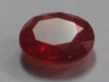 Rubin, Rot, Ovalschliff, Maße: 8,29 x 6,83 x 3,59mm, Gewicht: 2.0 ct.