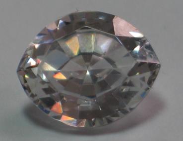 Zirkonia, weiss, Phantasieschliff, Maße: 11,98 x 9,99 x 5,98mm, Gewicht: 8.0 ct.