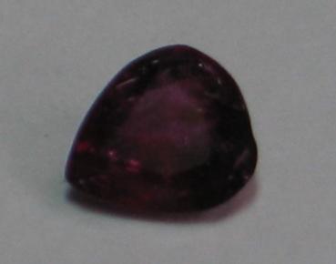 Rubin, Pink, Tropfenschliff, Maße: 5,45 x 4,86 x 2,33 mm, Gewicht: 0.49 ct.