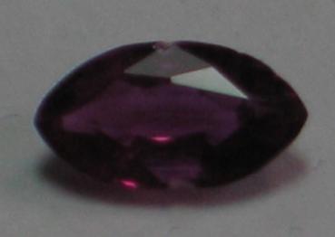 Rubin, Pink, Navetteschliff, Maße: 6,29 x 3,47 x 2,27 mm, Gewicht: 0.46 ct.
