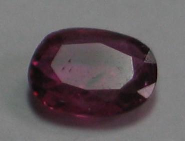 Rubin, Pink, Ovalschliff, Maße: 5,80 x -4,51 x 1,76 mm, Gewicht: 0.49 ct.