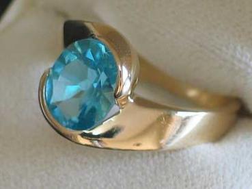 Neuwertig: Herrlicher Ring aus 585er Gelbgold mit großem Topas 3.2 ct., Größe 56, Gewicht: 5,4g