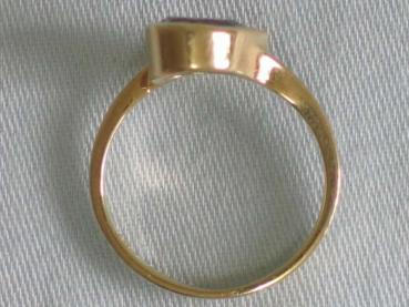 Ring aus 585er Gelbgold mit Zirkon in Tropfen-Form, Größe 47, Gewicht: 2,2g