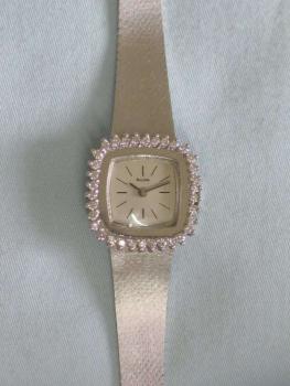 Vintage Bulova Brillantuhr aus 585er Weißgold mit 34 Diamanten, Länge 17,7 cm, Gewicht: 30,2g