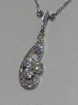 Art Deco: Collier mit 26 Diamanten, Pt 765, Länge 49,5 cm, Gewicht: 5,4 Gramm