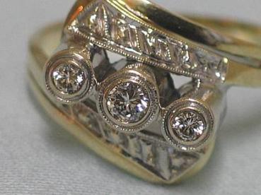Preview: Eleganter Diamantring aus 585er Gelb und Weißgold, Größe 62, Gewicht: 6,0g