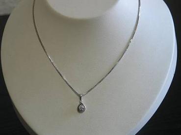 Diamantanhänger (0.20 ct.) mit kurzer Venezianerkette(38 cm) 585er Weissgold, Gewicht: 4,7g
