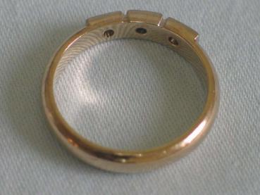 Diamant- Saphirring aus 333er Gelbgold, mit 0.09 ct., Größe 56, Gewicht: 3,8g