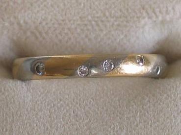 Bicolor Diamantring aus 750er Gold mit 11 Diamanten 0.17 ct. VSI TW, Größe 51, Gewicht: 4,3g