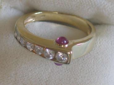 Preview: Extravaganter Ring mit 7 Zirkonia und 2 Rubinen, 333er Gelbgold, Größe 59, Gewicht: 4,2g