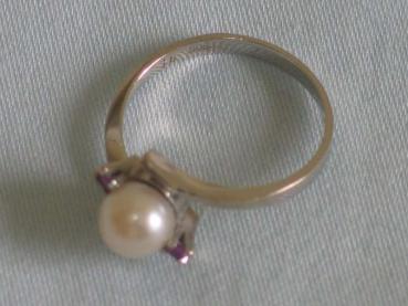 Perlenring mit 2 Rubinen aus 585er Weißgold, Größe 56, Gewicht: 2,7g