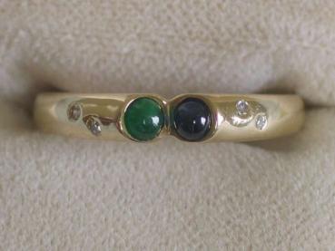 Ring aus 585er Gold mit Saphir, Smaragd und 4 kleinen Diamanten 0.04 ct., Größe 58, Gewicht: 2,0g