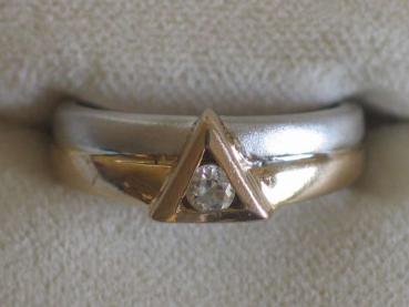 Preview: Ring aus 333er Weiss/ Gelbgold mit einem Zirkonia, Größe 53, Gewicht: 3,4g