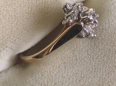 Preview: Diamantring aus 9 kt Gelbgold, Größe 52, Gewicht: 2,3g