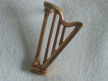 Anstecknadel "Harfe" aus 750er Gold mit einem Diamanten Gewicht: 2,0 Gramm