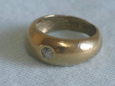 Preview: Taufring aus 333er Gelbgold mit Zirkonia, Ringinnendurchmesser 9,0 mm, Gewicht: 0,9 Gramm