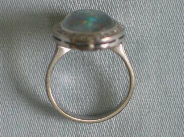Preview: Edler Ring aus 750er Weißgold mit Diamanten 0.48 ct. und Opal, Größe 55, Gewicht: 8,2g