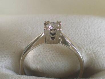 Preview: Solitär Brillantring mit 0.10 ct. aus 585er Weissgold, Größe 51, Gewicht: 2,2g