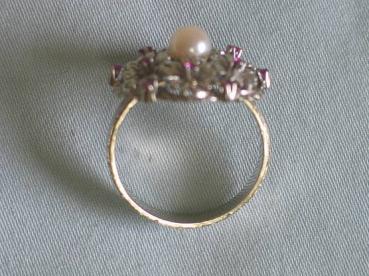 Perlenring mit Rubinbesatz aus 585er Weißgold, Größe 66, Gewicht: 8,9g