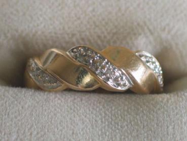 Diamantring mit 0.04 ct. aus 585er Gelbgold, Größe 51 Gewicht: 2,2g