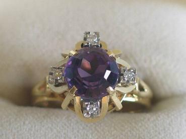 Amethystring mit 4 Diamanten aus 585er Gold, Größe 55, Gewicht: 4,7g