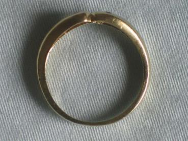 Preview: Ring aus 585er Gelbgold mit Diamanten und Rubin mittig, Größe 54, Gewicht: 2,3g