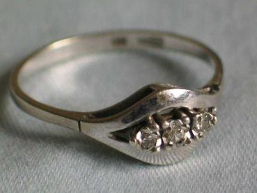 Weißgoldring mit 3 Diamanten (0.08 Karat) aus 333er Gold, Größe 56 Gewicht: 1,6g