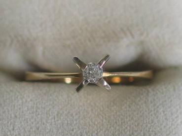 Brillantsolitär mit 0.10 ct. aus 750er Gelbgold, Größe 58, Gewicht: 2,6g