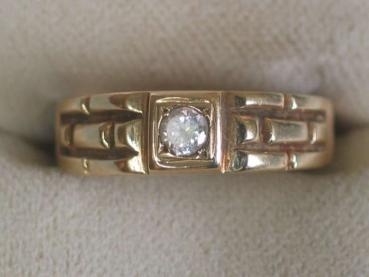 Ring aus 585er Gelbgold mit Zirkonia Edelstein. Größe 58, Gewicht: 3,8g