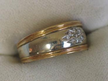 Diamantring mit 0.10 ct. aus 750er Weiss / Gelbgold, Größe 55, Gewicht: 6,0g