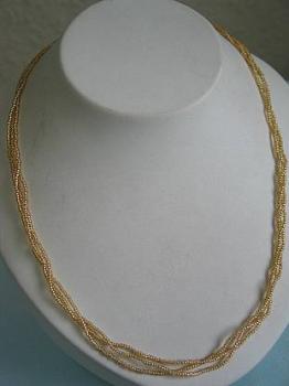 Schmucksteinkette mit 375er Gelbgoldverschluss, Länge 50,0 cm, Gewicht: 6,2g