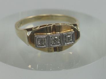 Diamantring aus 585er Gelbgold mit drei Diamanten 0.15 ct., Größe 56, Gewicht: 3,4g