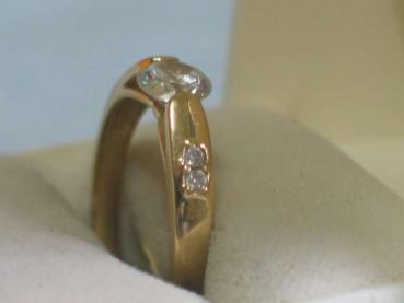 Ring aus 585er Gelbgold mit großem Zirkonia, Größe 59, Gewicht: 2,8g