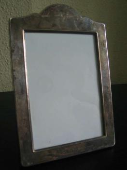 Bilderrahmen "Thomas Cook" aus Stoff mit Silberrahmen, versilbert Gesamtgewicht: 420,0g