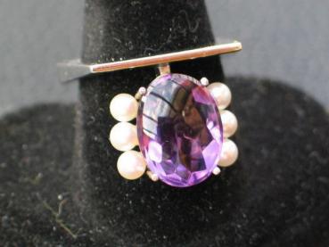 Stylischer Amethystring (4.6 ct.) mit kleinen Perlen aus 585er Weissgold, Größe 56, Gewicht: 8,2g