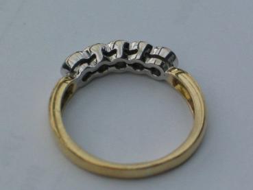 Eleganter Diamantring mit 5 Diamanten und 0.65 ct. aus 585er Gelbgold, Größe 59, Gewicht: 4,0g