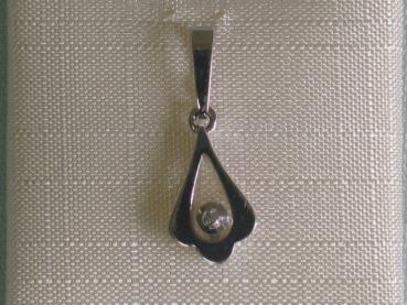Neuware: Anhänger aus 333er Weissgold mit einem Diamanten, Gewicht: 0,8 Gramm. Erheblich reduziert.