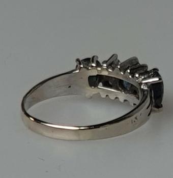 Preview: Saphir- Diamantring aus 585er Weißgold, Größe 51, Gewicht: 2,6g