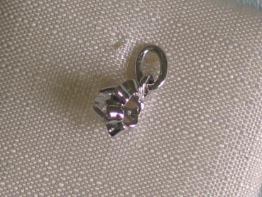 Preview: Neuware: Anhänger aus 585er Weissgold mit einem Diamanten, Gewicht: 0,5 Gramm. Erheblich reduziert.