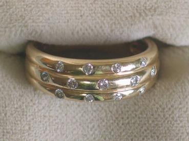 Eleganter Diamantring aus 585er Gelbgold, Größe 53, Gewicht: 3,9g