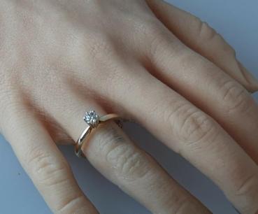 Preview: NEU Exclusiver Brillantsolitär mit 0.25 ct., 585er Gold Echtheitszertifikat, Größe 53