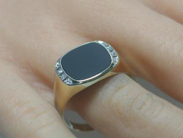 Diamantring mit Onyxplatte aus 585er Gold, Größe 66, Gewicht: 3,7g