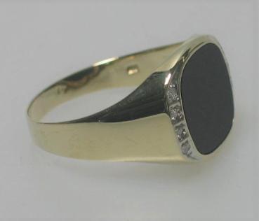 Diamantring mit Onyxplatte aus 585er Gold, Größe 66, Gewicht: 3,7g