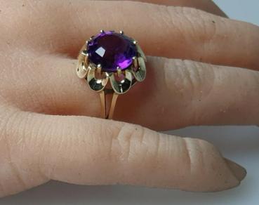 Amethystring mit 5.0 ct. aus 585er Gelbgold, Größe 55, Gewicht: 5,4g