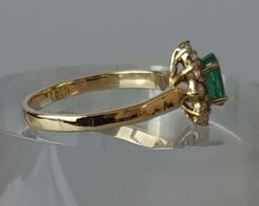 Smaragdring mit Diamantenkranz, 750er Gelbgold, Größe: 53, Neuwertig!